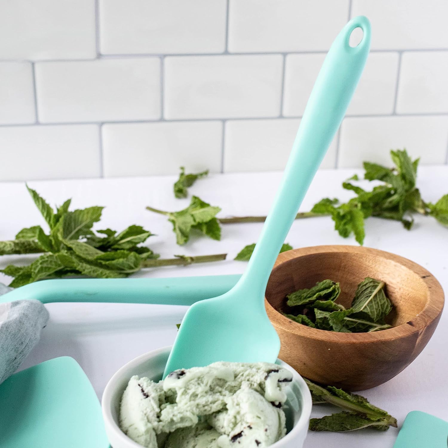 5450 Get It Right Premium Silicone Spatula - Non-Stick Heat Resistant Kitchen Spatula - Perfect for Baking, Cooking, Scraping (28cm) 5450 Get It Right Premium Silicone Spatula - Non-Stick Heat Resistant Kitchen Spatula - Perfect for Baking, Cooking, Scraping (28cm)